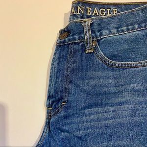 AMERICAN EAGLE JEANS